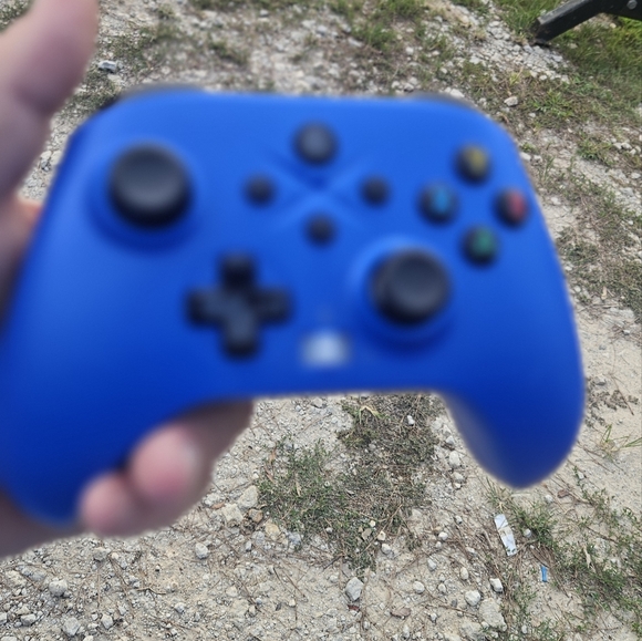 Vibrant Red and Blue Gaming Controllers - Picture 13 of 16